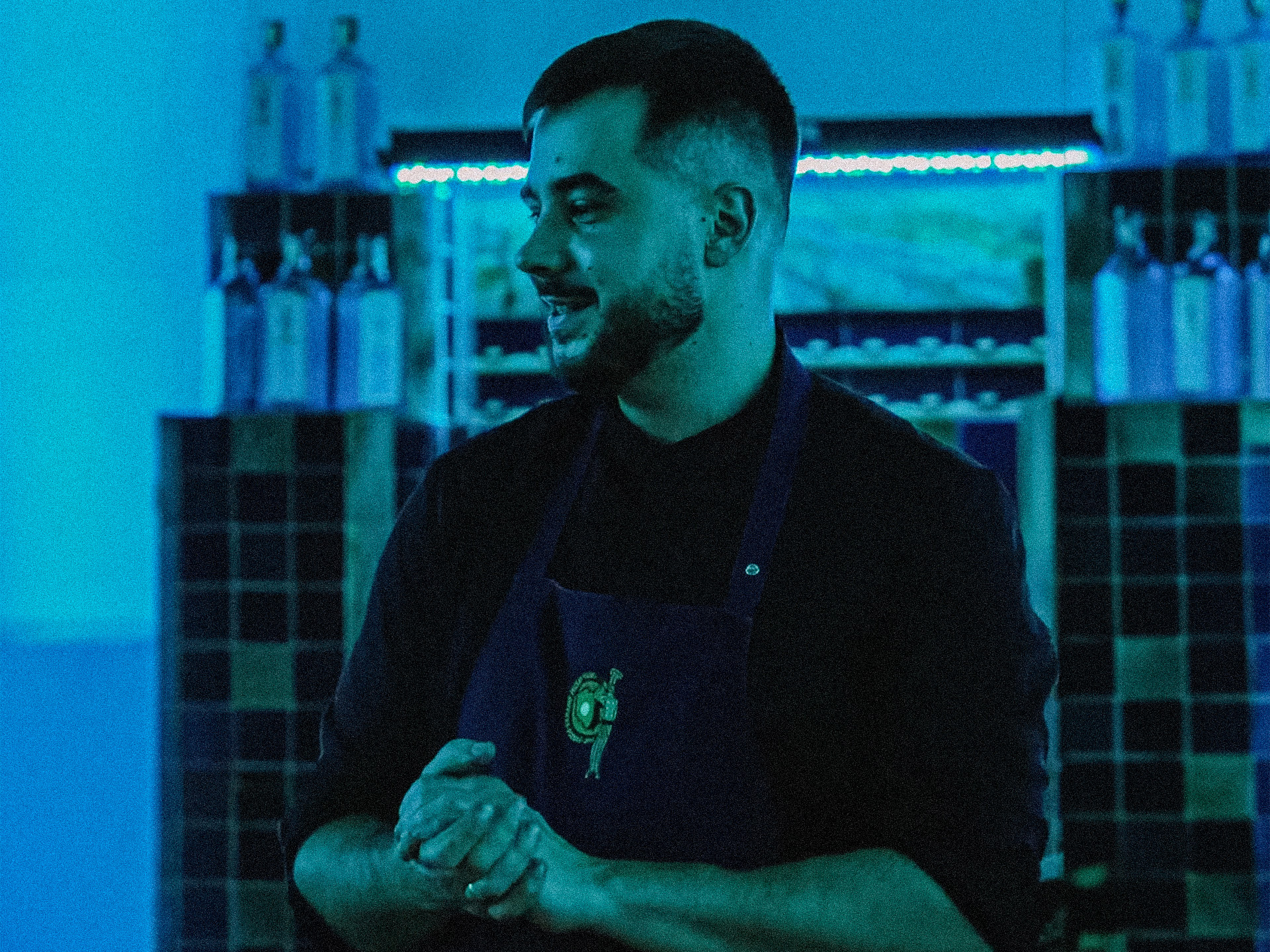 Goście obserwujący live cooking show - interaktywne doświadczenie kulinarne Messalka Events