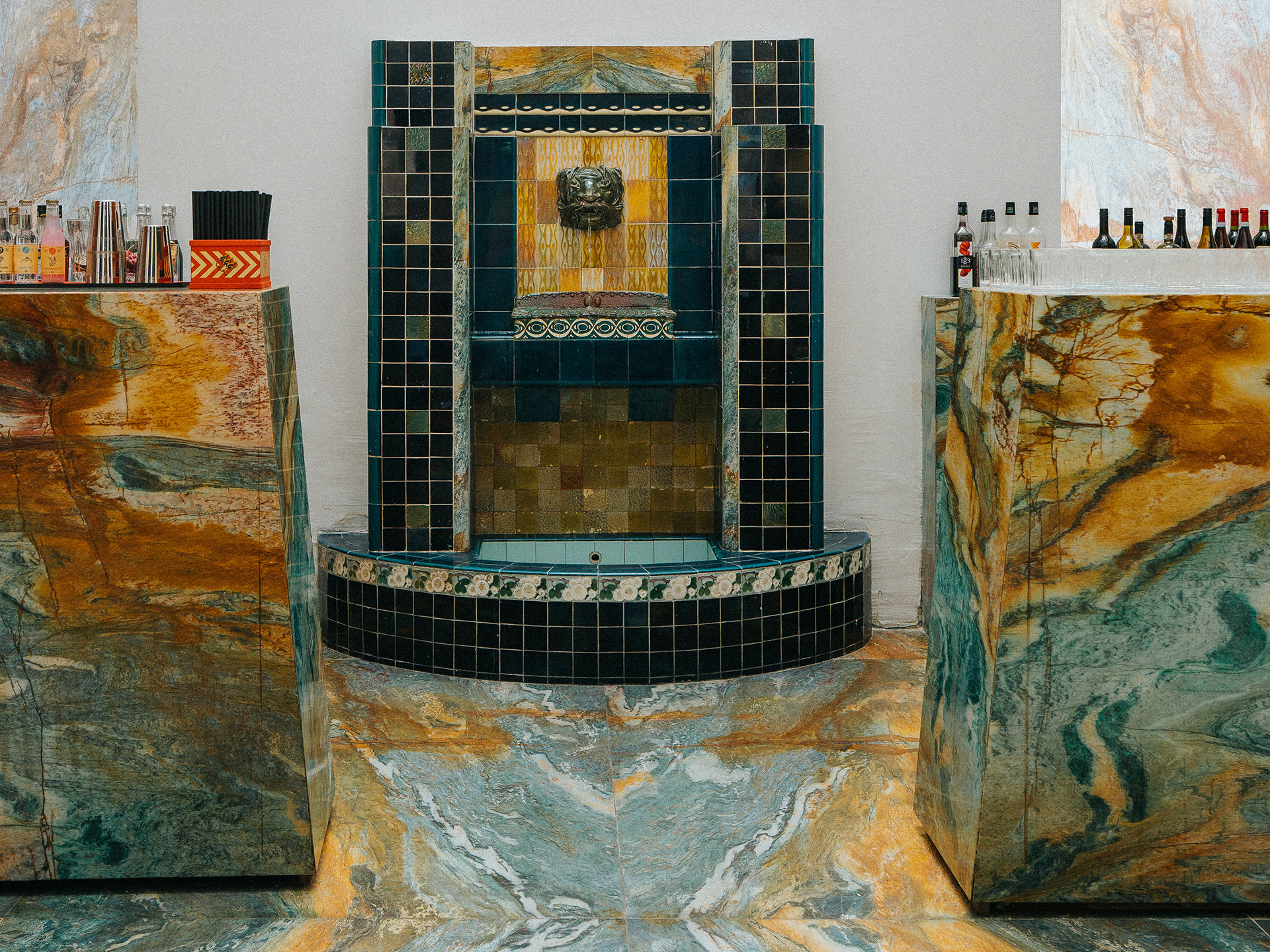 Designerskie wnętrza Messalka Events - nowoczesny design w zabytkowej łaźni warszawskiej