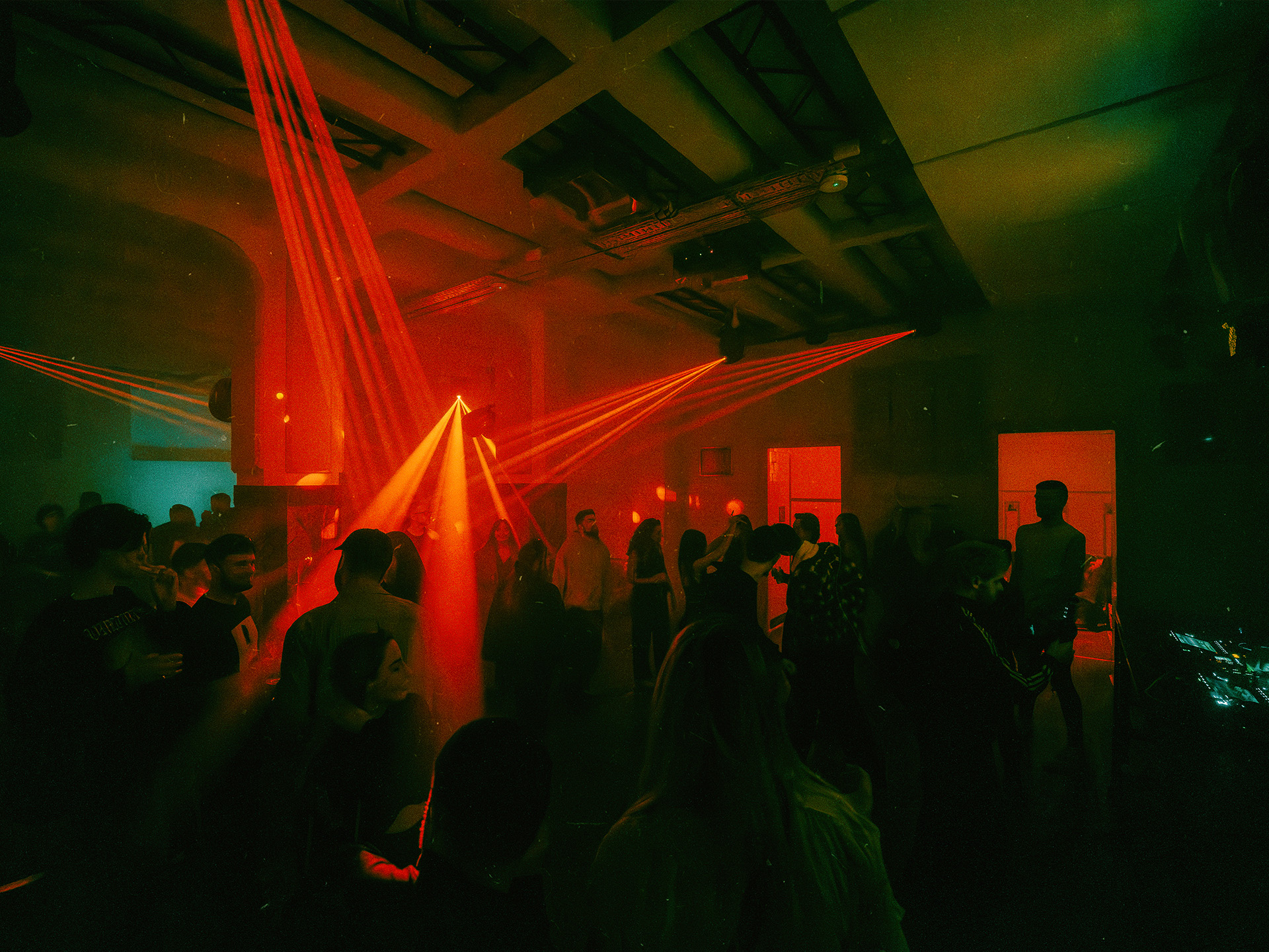 Klub Messalka Events - parkiet taneczny, loże VIP i bar z palarnią na poziomie -1