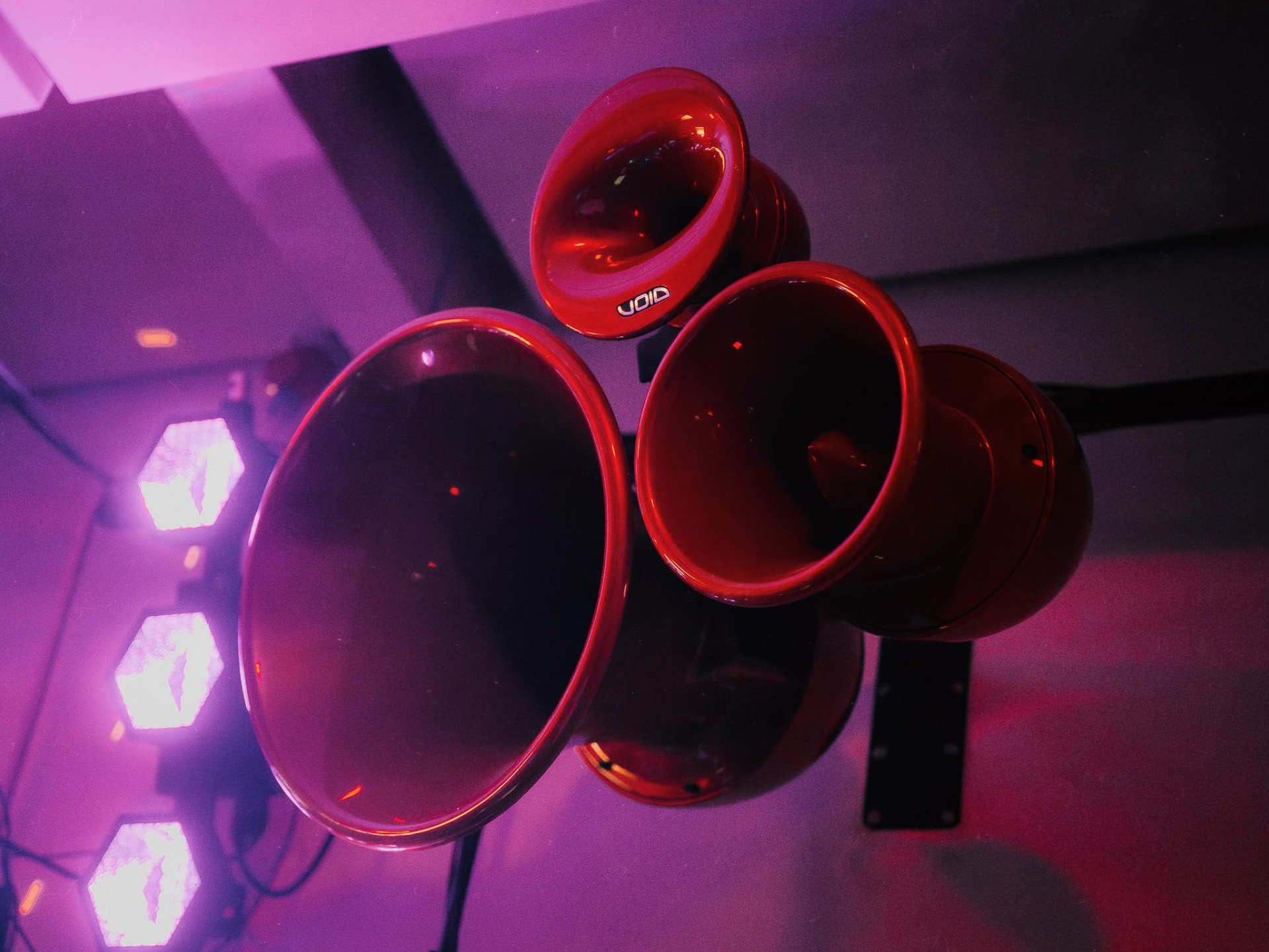 Profesjonalne nagłośnienie VOID ACOUSTICS w Messalka Events, Warszawa